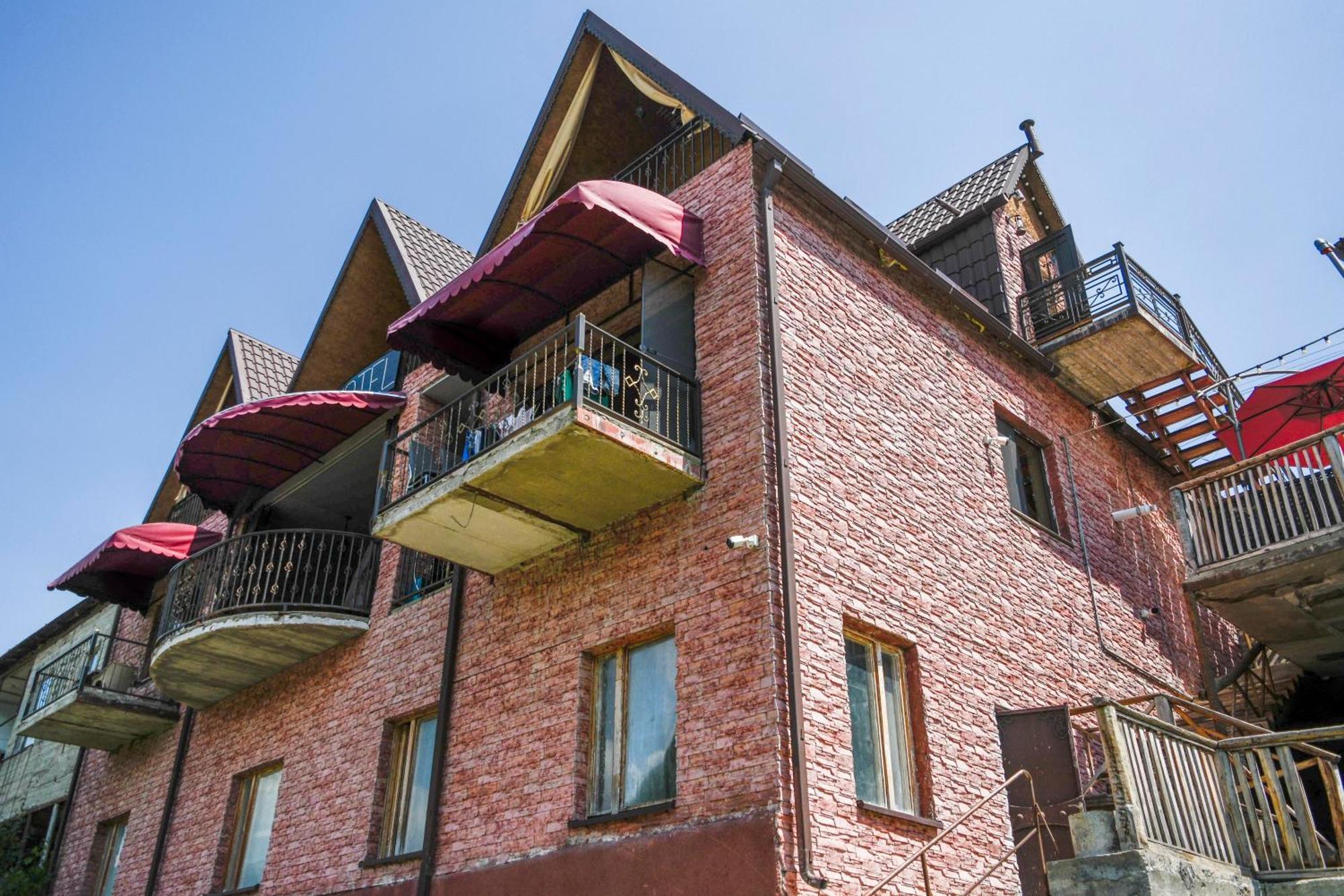 Dom Adonis Dilijan Exterior foto