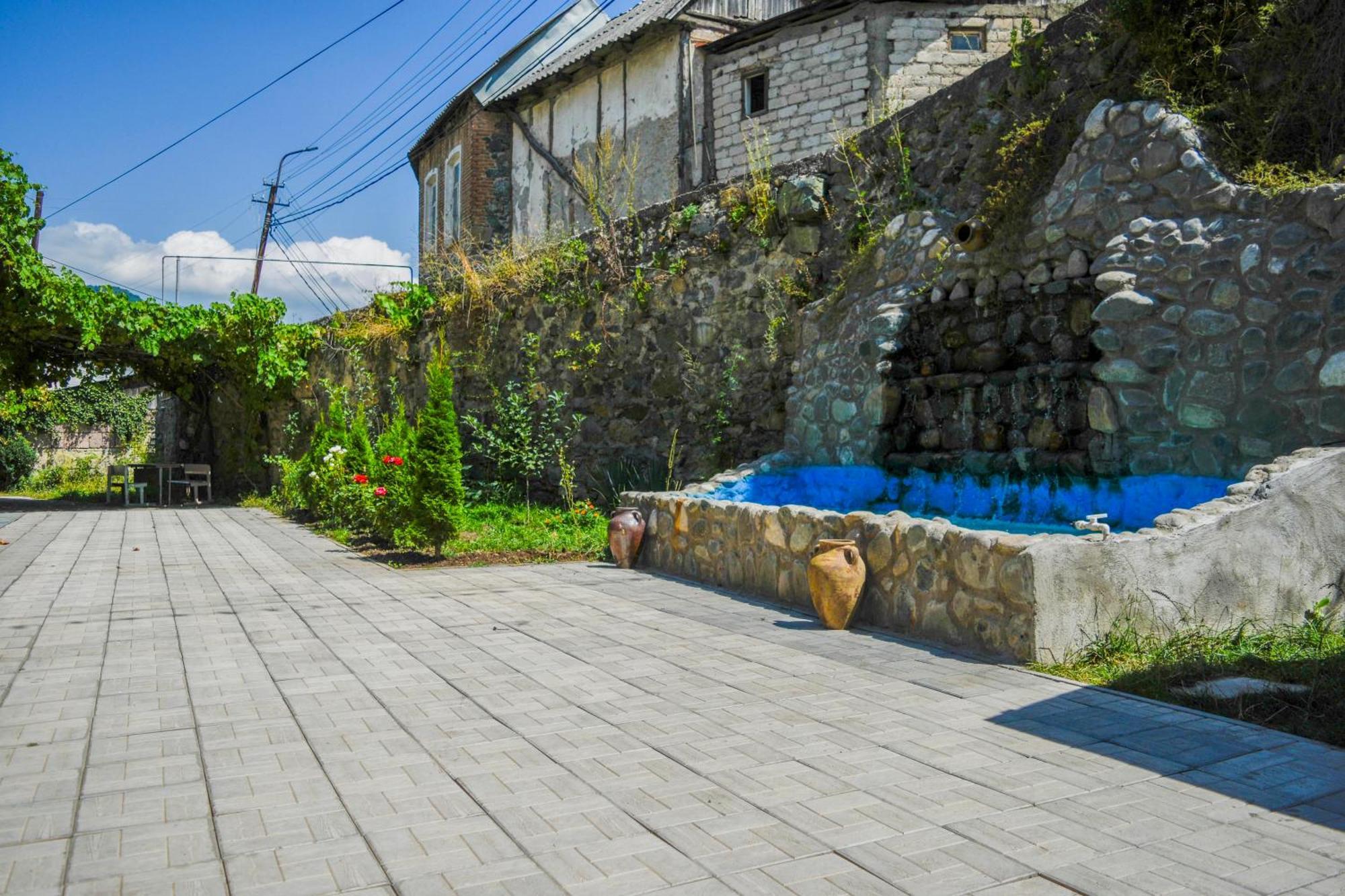 Dom Adonis Dilijan Exterior foto