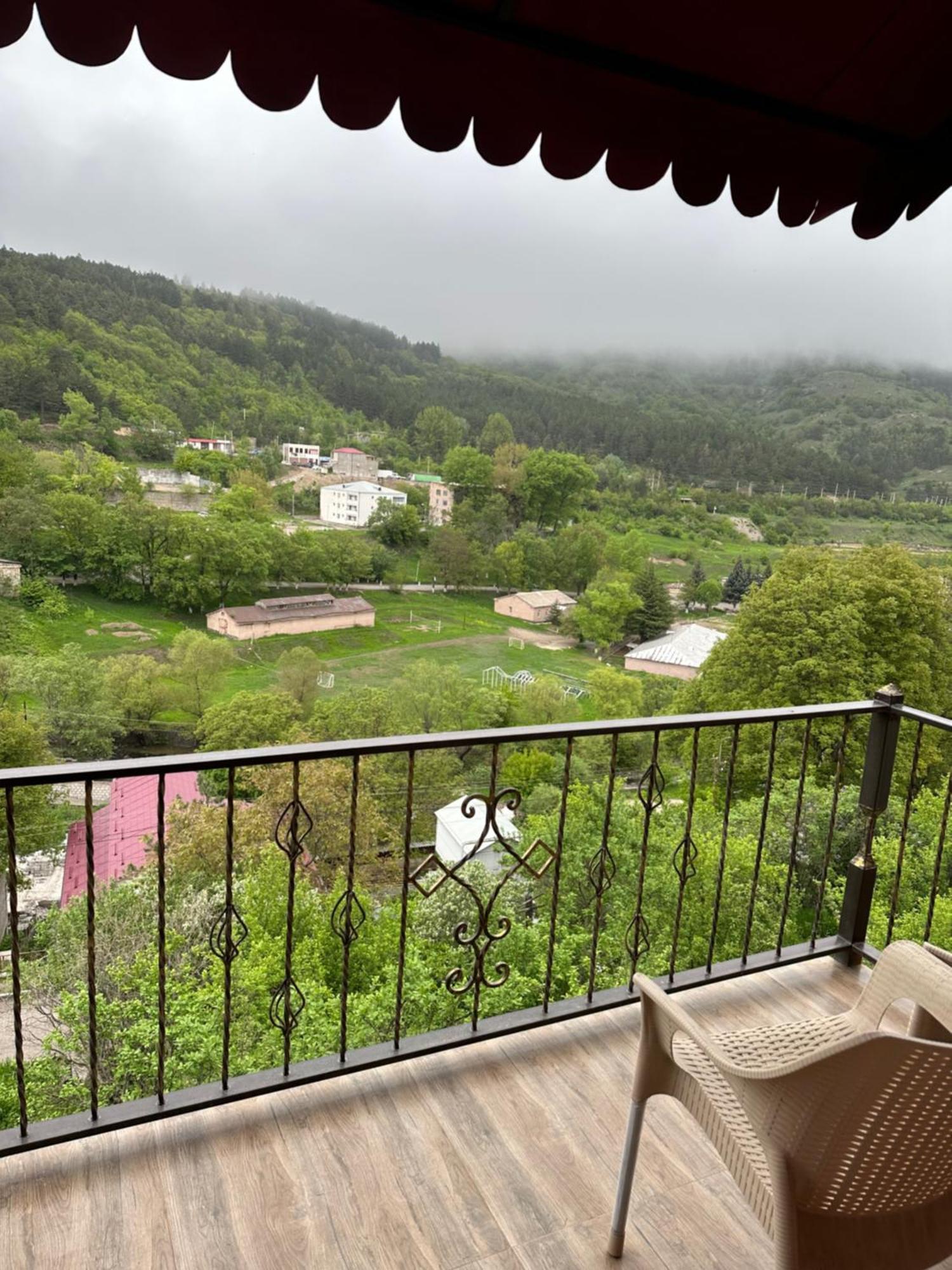 Dom Adonis Dilijan Exterior foto