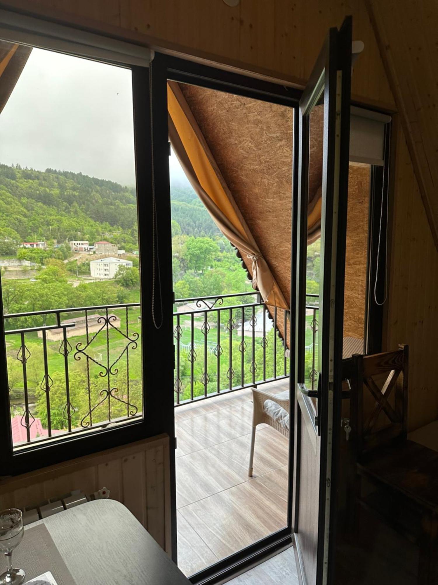 Dom Adonis Dilijan Exterior foto