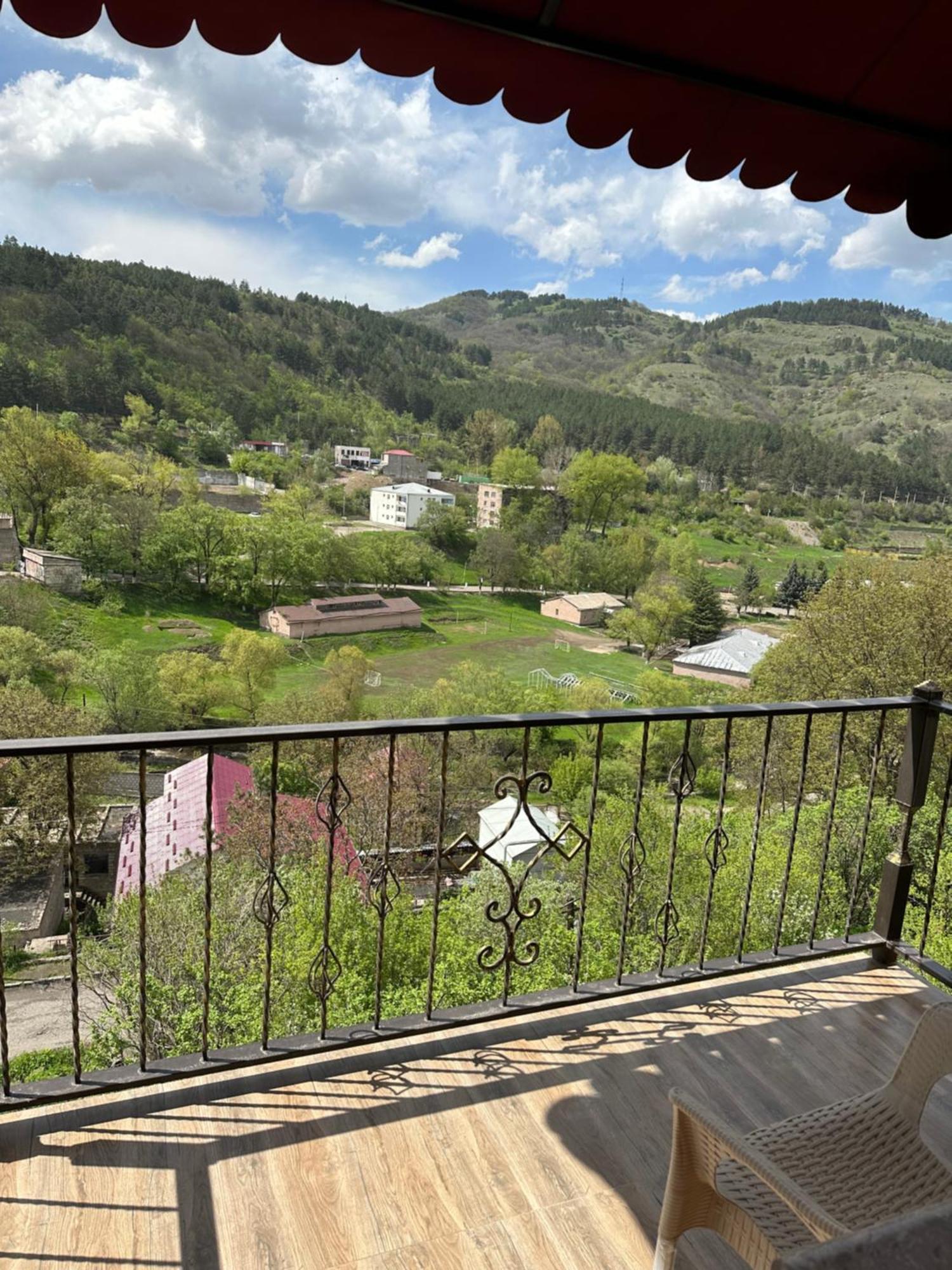 Dom Adonis Dilijan Exterior foto